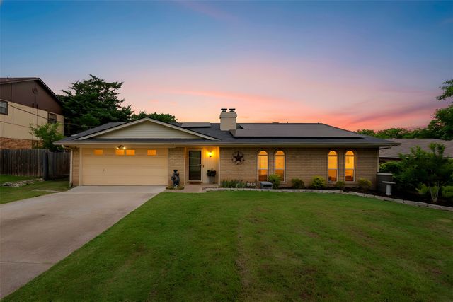 1315 W Ridge Drive, Duncanville, TX 75116