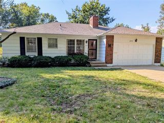 8713 W 72nd Street, Overland Park, KS 66204