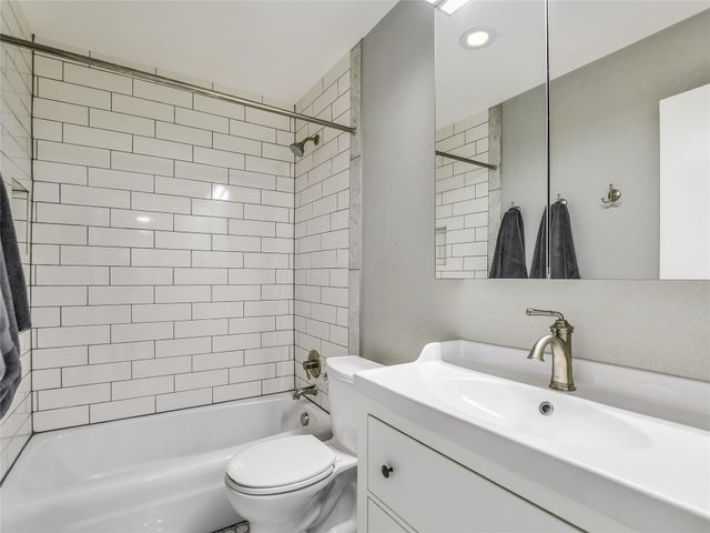 6501 E Hill DR 125, Austin, TX 78731