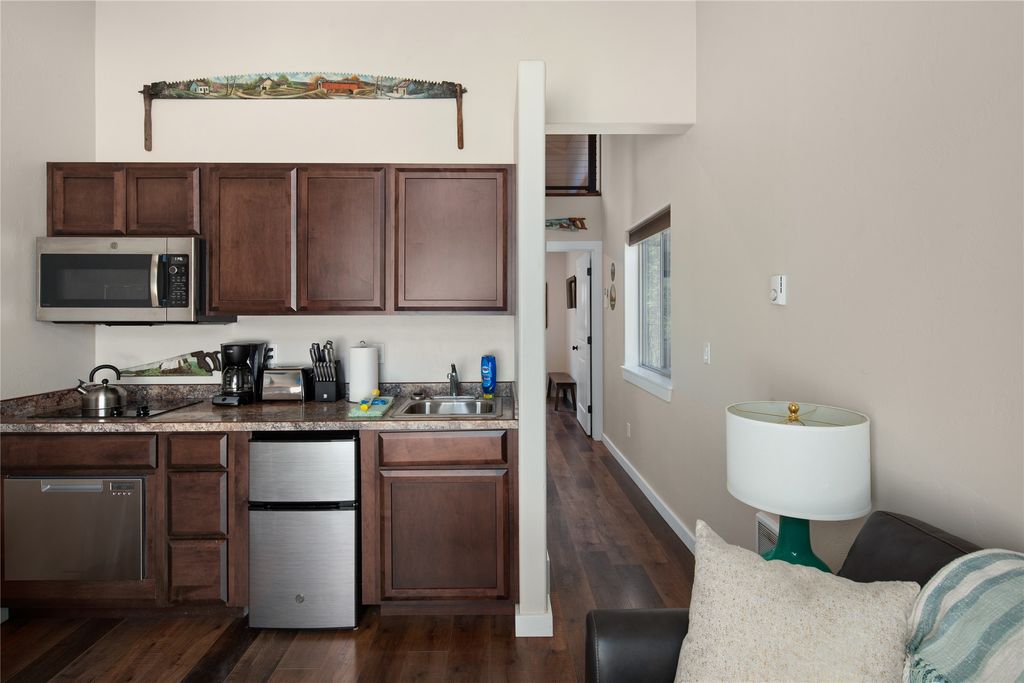 7547 Hwy 2 E, Columbia Falls, MT 59912 photo 14