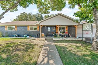 919 S N Avenue N, Clifton, TX 76634