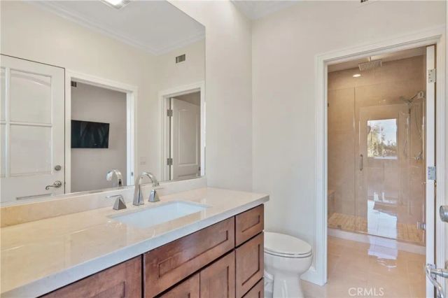 5081 E Copa De Oro Drive, Anaheim, CA 92807