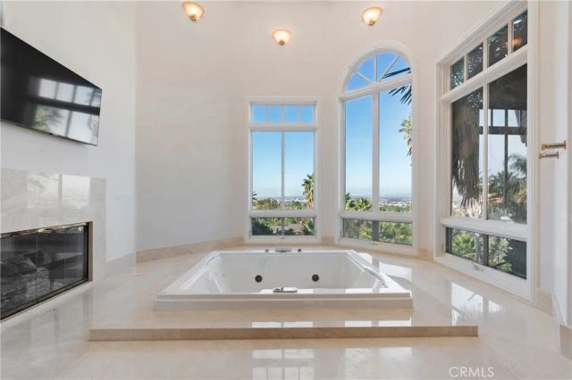 5081 E Copa De Oro Drive, Anaheim, CA 92807