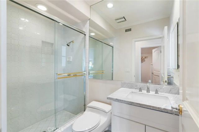5081 E Copa De Oro Drive, Anaheim, CA 92807