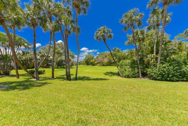 4105 Fairway Drive N, Jupiter, FL 33477