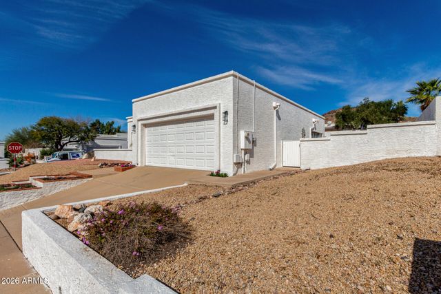 1302 E Rowlands Lane, Phoenix, AZ 85022