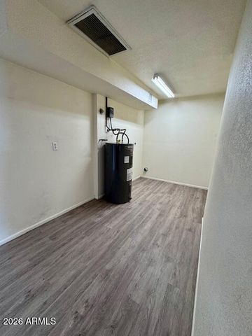 1302 E Rowlands Lane, Phoenix, AZ 85022