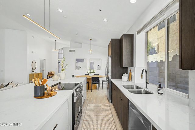 9047 E ROCKWOOD Drive, Scottsdale, AZ 85255