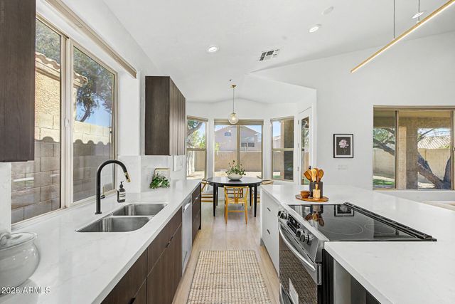 9047 E ROCKWOOD Drive, Scottsdale, AZ 85255