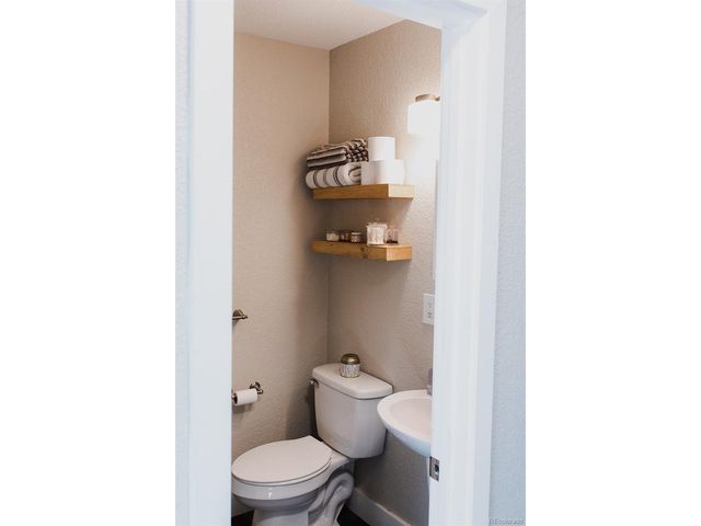 1725 E 35th Ave 103, Denver, CO 80205