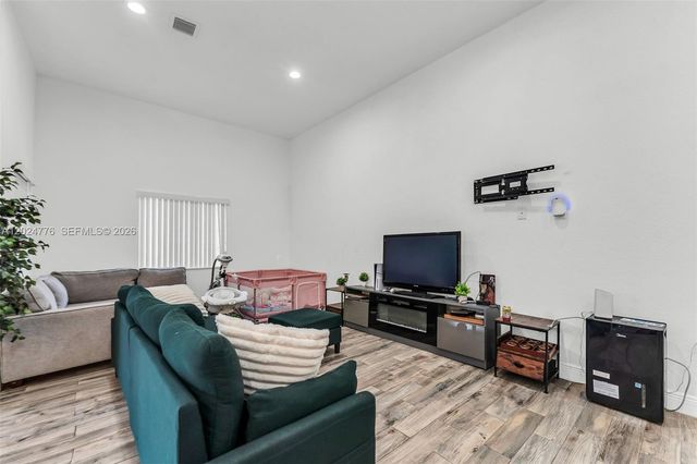 2804 Washington Drive, Fort Lauderdale, FL 33311