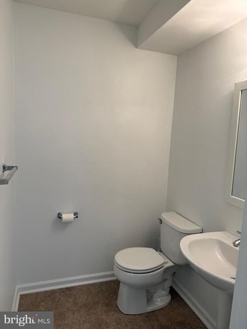 3 COACHLIGHT DR, Sicklerville, NJ 08081