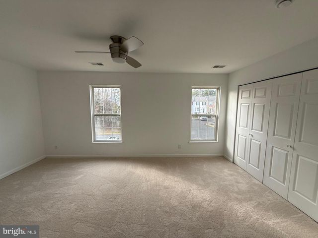 3 COACHLIGHT DR, Sicklerville, NJ 08081