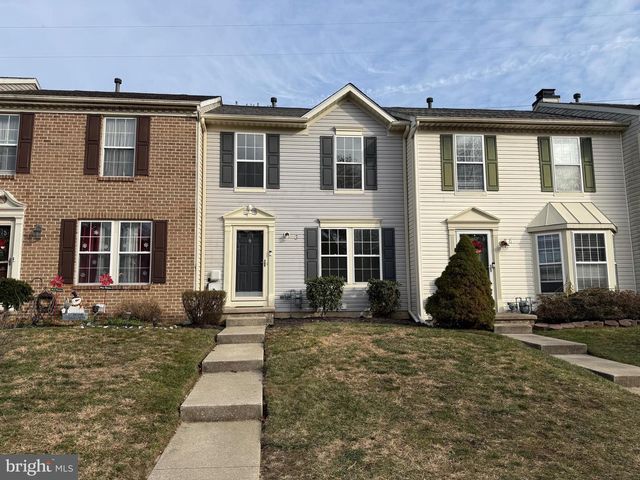 3 COACHLIGHT DR, Sicklerville, NJ 08081