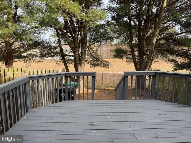 3 COACHLIGHT DR, Sicklerville, NJ 08081