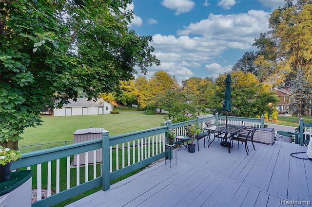 38508 Alma Lane, Westland, MI 48185