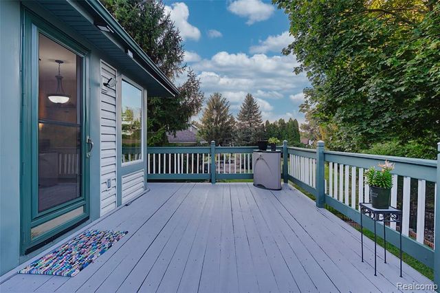 38508 Alma Lane, Westland, MI 48185