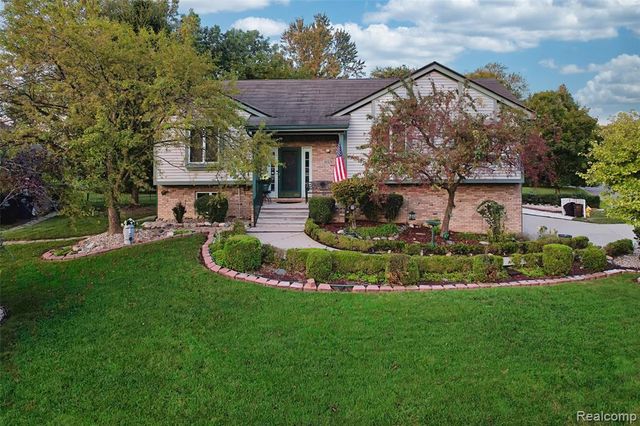 38508 Alma Lane, Westland, MI 48185