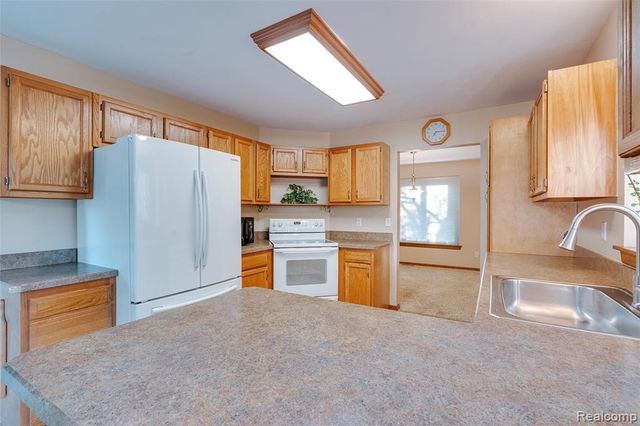 38508 Alma Lane, Westland, MI 48185