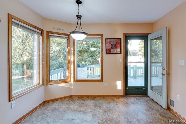 38508 Alma Lane, Westland, MI 48185