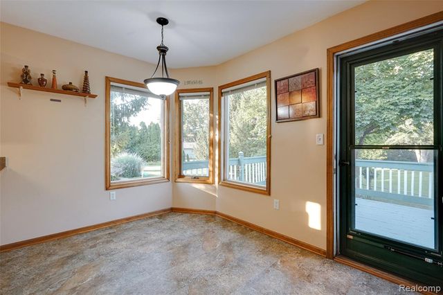 38508 Alma Lane, Westland, MI 48185