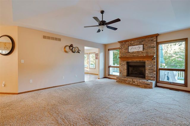 38508 Alma Lane, Westland, MI 48185