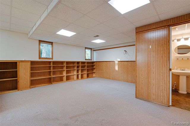 38508 Alma Lane, Westland, MI 48185