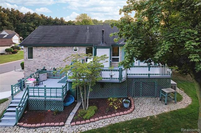 38508 Alma Lane, Westland, MI 48185