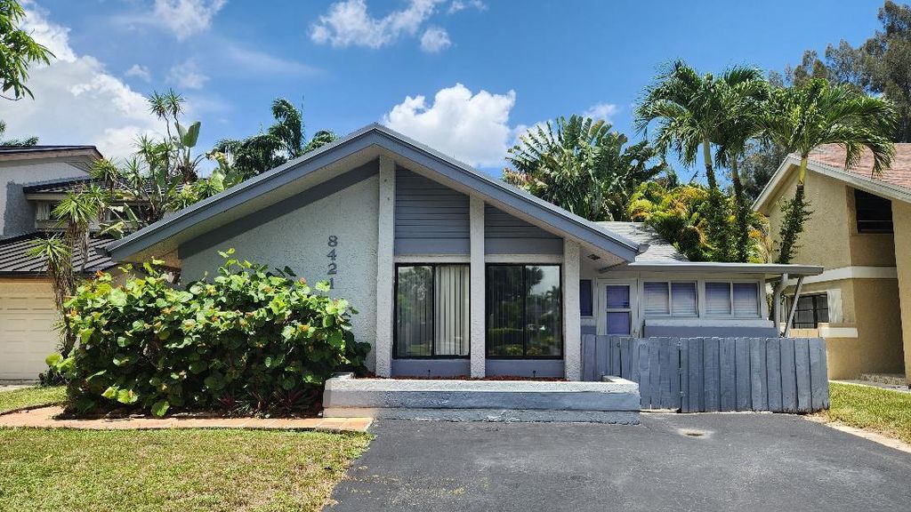 8421 SW 39TH Court, Davie, FL 33328