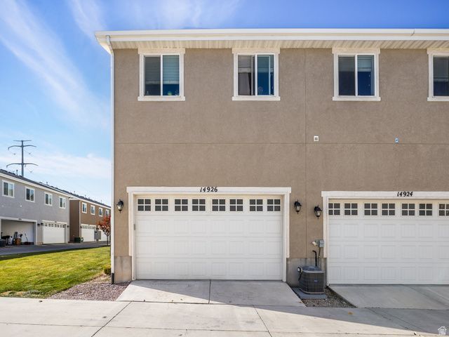 14926 S THUNDER HORSE DR, Bluffdale, UT 84065