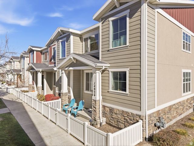 14926 S THUNDER HORSE DR, Bluffdale, UT 84065