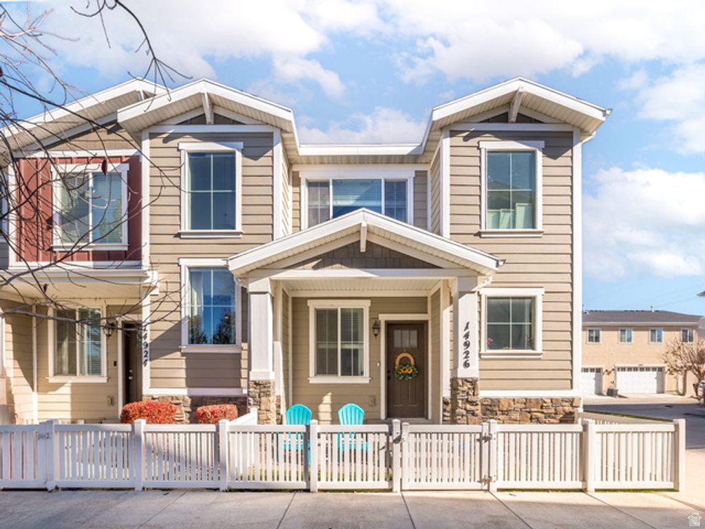 14926 S THUNDER HORSE DR, Bluffdale, UT 84065