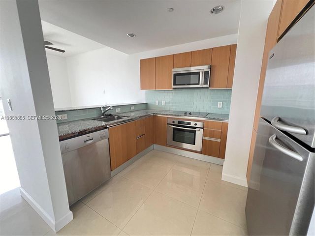1060 Brickell Avenue 3509, Miami, FL 33131