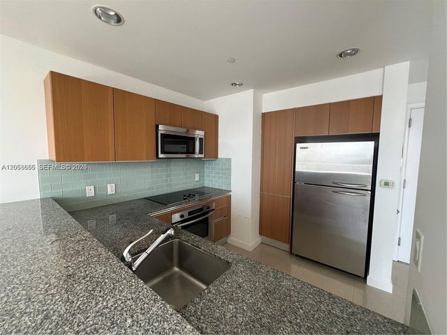 1060 Brickell Avenue 3509, Miami, FL 33131