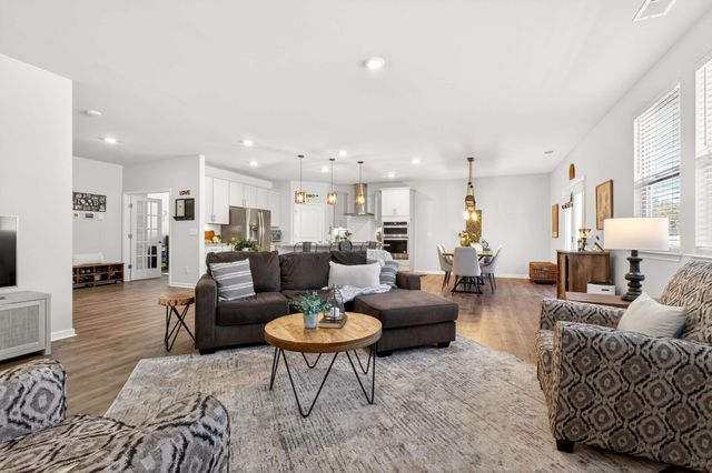 1027 Altavista Ln, Smyrna, TN 37167