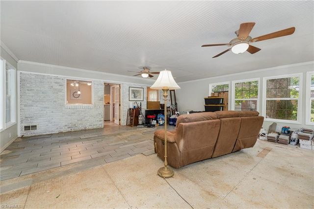 347 Old Hollow Road, Winston-salem, NC 27105