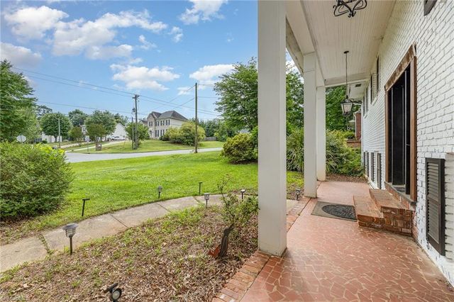 347 Old Hollow Road, Winston-salem, NC 27105