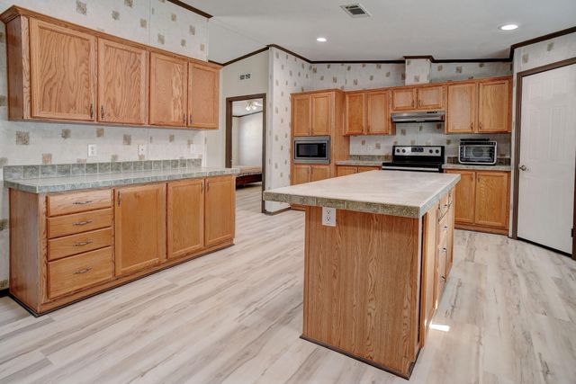 552 S Old Potato RD, Paige, TX 78659