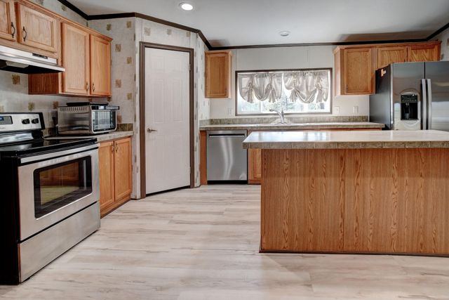 552 S Old Potato RD, Paige, TX 78659