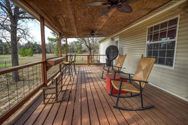 552 S Old Potato RD, Paige, TX 78659