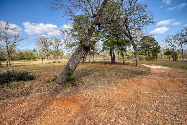 552 S Old Potato RD, Paige, TX 78659