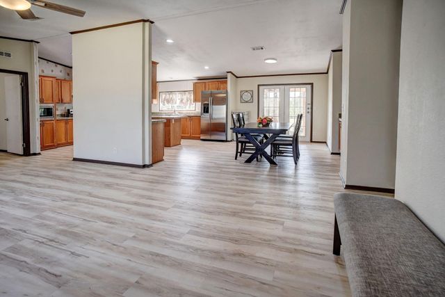 552 S Old Potato RD, Paige, TX 78659