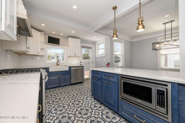 19 Mount Street, Red Bank, NJ 07701