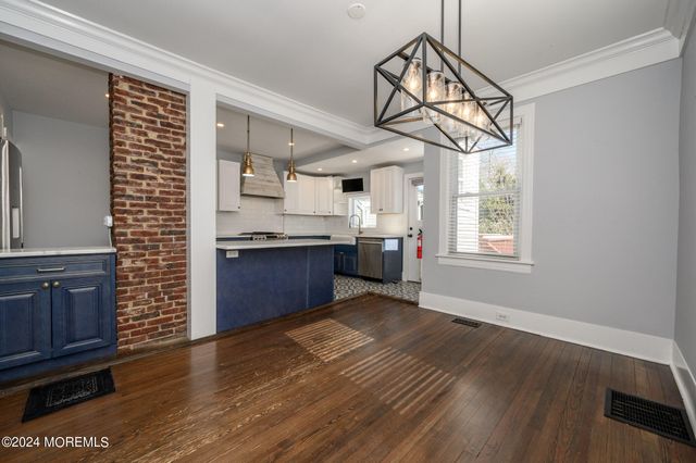 19 Mount Street, Red Bank, NJ 07701