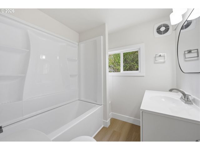 2532 Se 17TH Ave, Portland, OR 97202