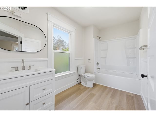 2532 Se 17TH Ave, Portland, OR 97202