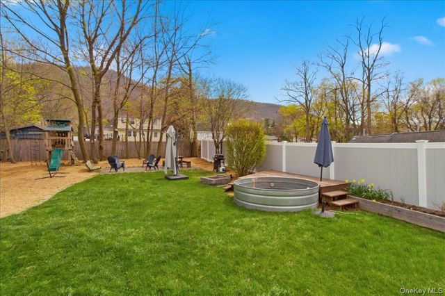 42 Rende Drive, Beacon, NY 12508