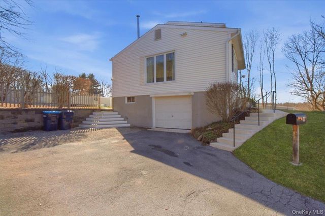 42 Rende Drive, Beacon, NY 12508