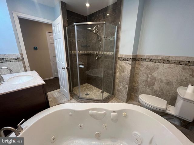 7708 EDMONSTON RD, College Park, MD 20740