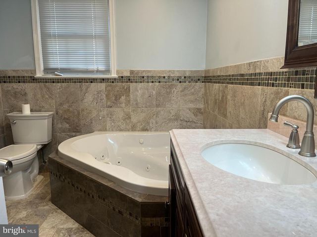 7708 EDMONSTON RD, College Park, MD 20740